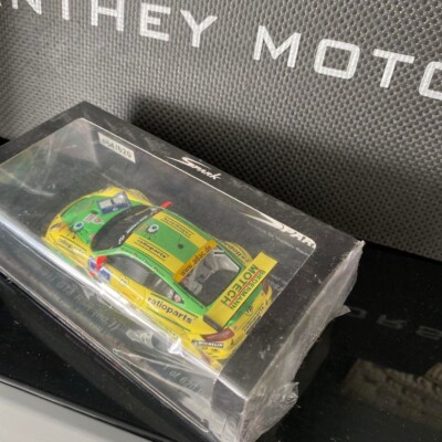 1/43 Spark Manthey Racing Porsche 911 GT3 RSR 2009 #1 Yellow Green