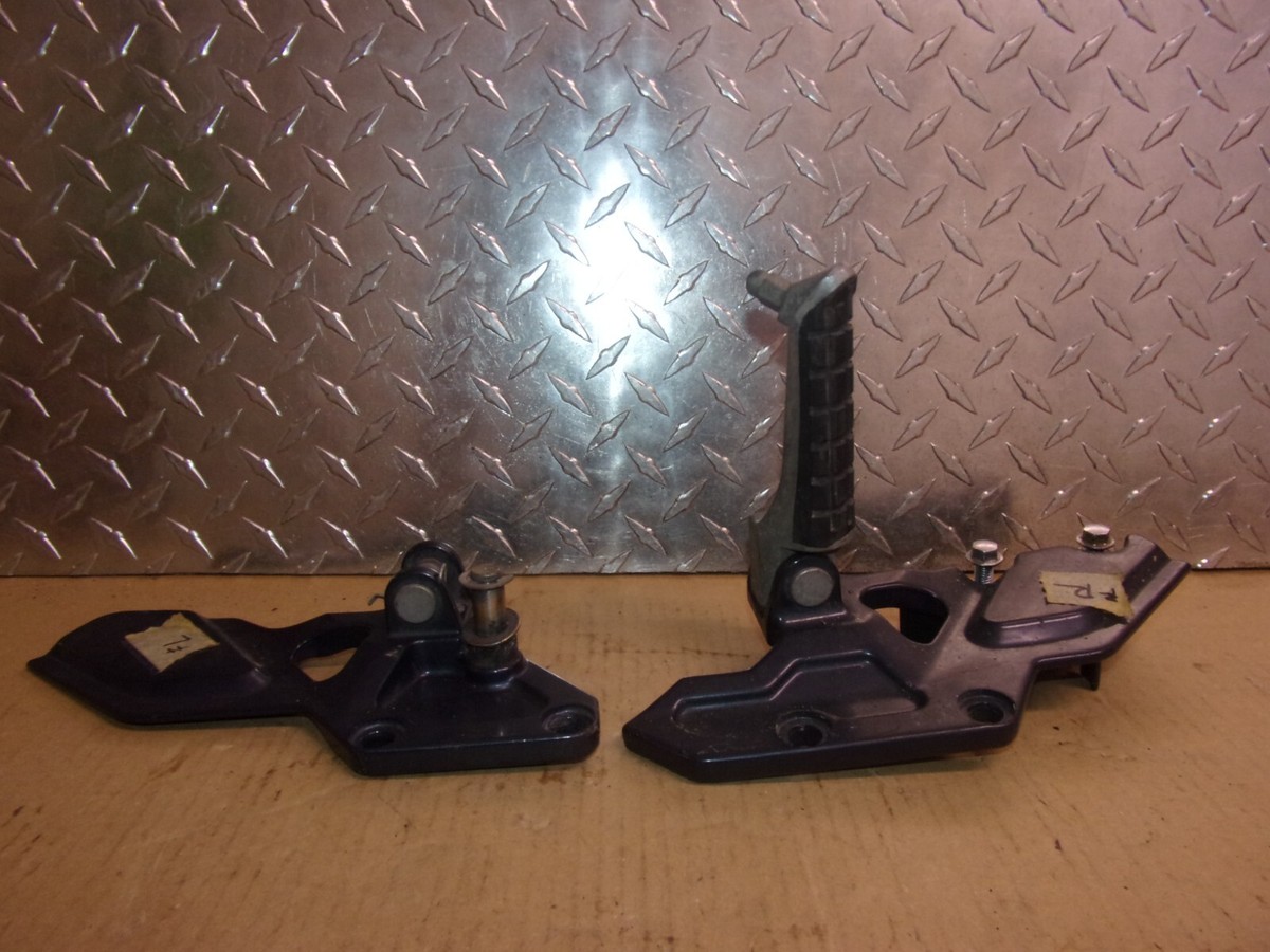 B 90 KAWASAKI NINJA ZX11 1100 1996 OEM FRONT PEGS | eBay