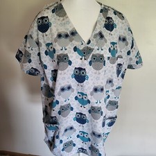 I Love Scrubs Womens Large Scrub Top Blue Grey Owls  with Flowers Hearts
