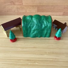 Thomas  Friends Building Tunnel and 2 Houses With Trees