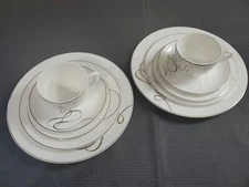 New 2 Mikasa Love Story 5-Piece Place Settings  