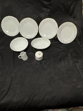 4 Dinner Plates,oval/round vegetable bowls,sugar,creamer/Noritake Duetto Pattern