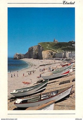 Postcard - 76 - Etretat - The beach the cliffs and the chapel - Scenes from
