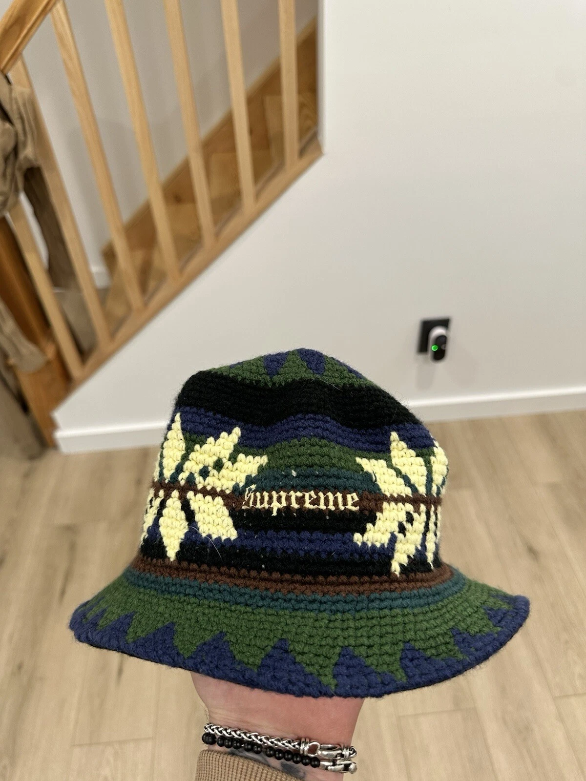 Supreme Chapeau Seau Acrylique Homme Flocon de Neige Crochet Concasseur Medium Large