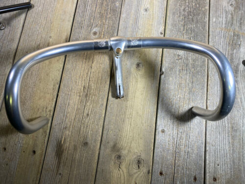 Guidon Vélo De Route Cinelli 63 Campione Del Mondo - Alliage Aluminium 26,4 X 38 Cm Couleur Argent