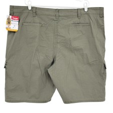 Wrangler Men's Relaxed Fit Low Stretch Green Cargo Shorts Size 48 Inseam 10" NWT