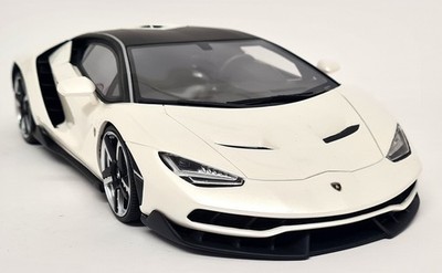 GTSpirit Kyosho 1/18 - Lamborghini Centenario Pearl White Resin Supercar Modell