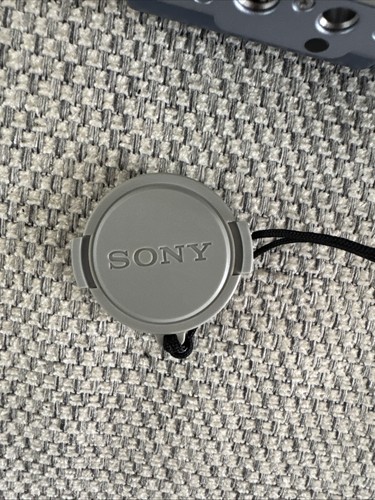 Sony DCR-PC105E Mini DV Handycam Camcorder - - Picture 6 of 10