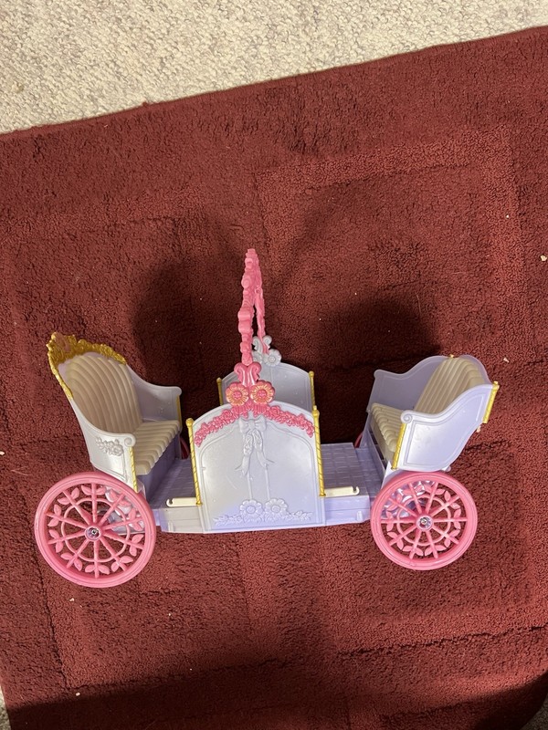 Barbie 12 Dancing Princesses Expandable Carriage Purple Pink 2005
