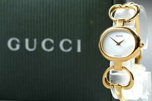 GUCCI 1600 電池新品 オーバルフェイス ゴールド シェル文字盤 GUCCI 1600 電池新品 オーバルフェイス ゴールド シェル文字盤
