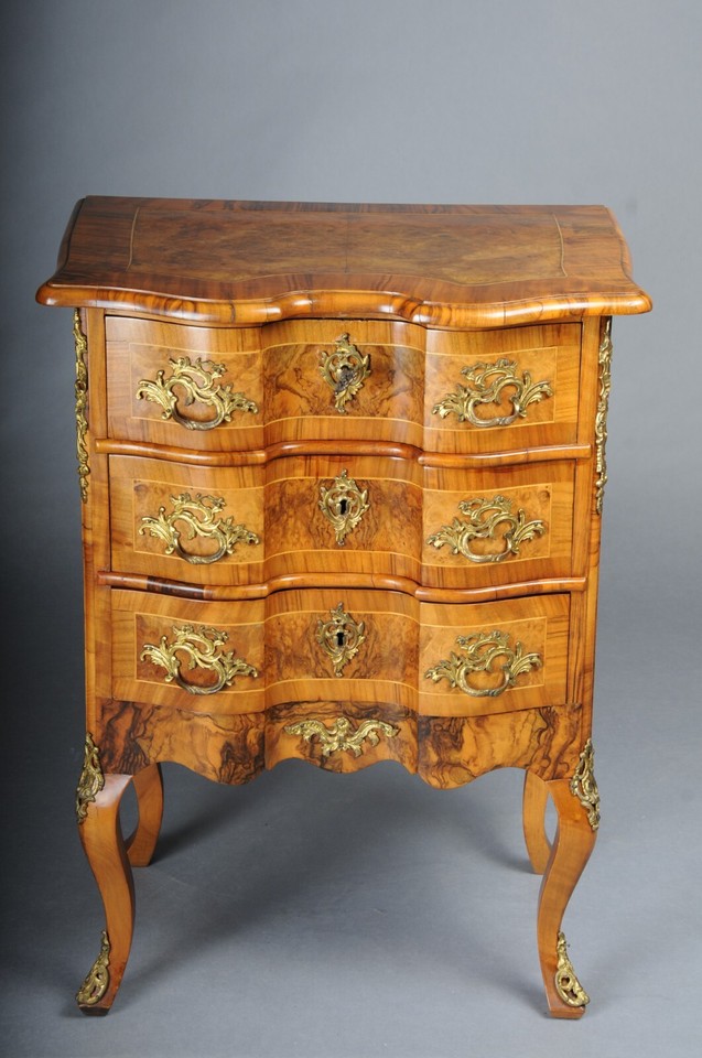 Beautiful Antique Dresden Chest of Drawers, Oak with Walnut Veneer