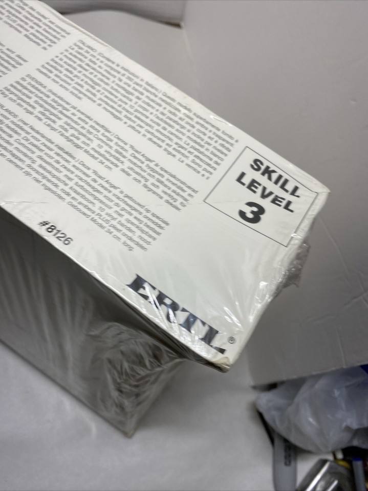 AMT Ertl 1/25 Scale Peterbilt Wrecker Model Truck Kit 8126 FACTORY ...