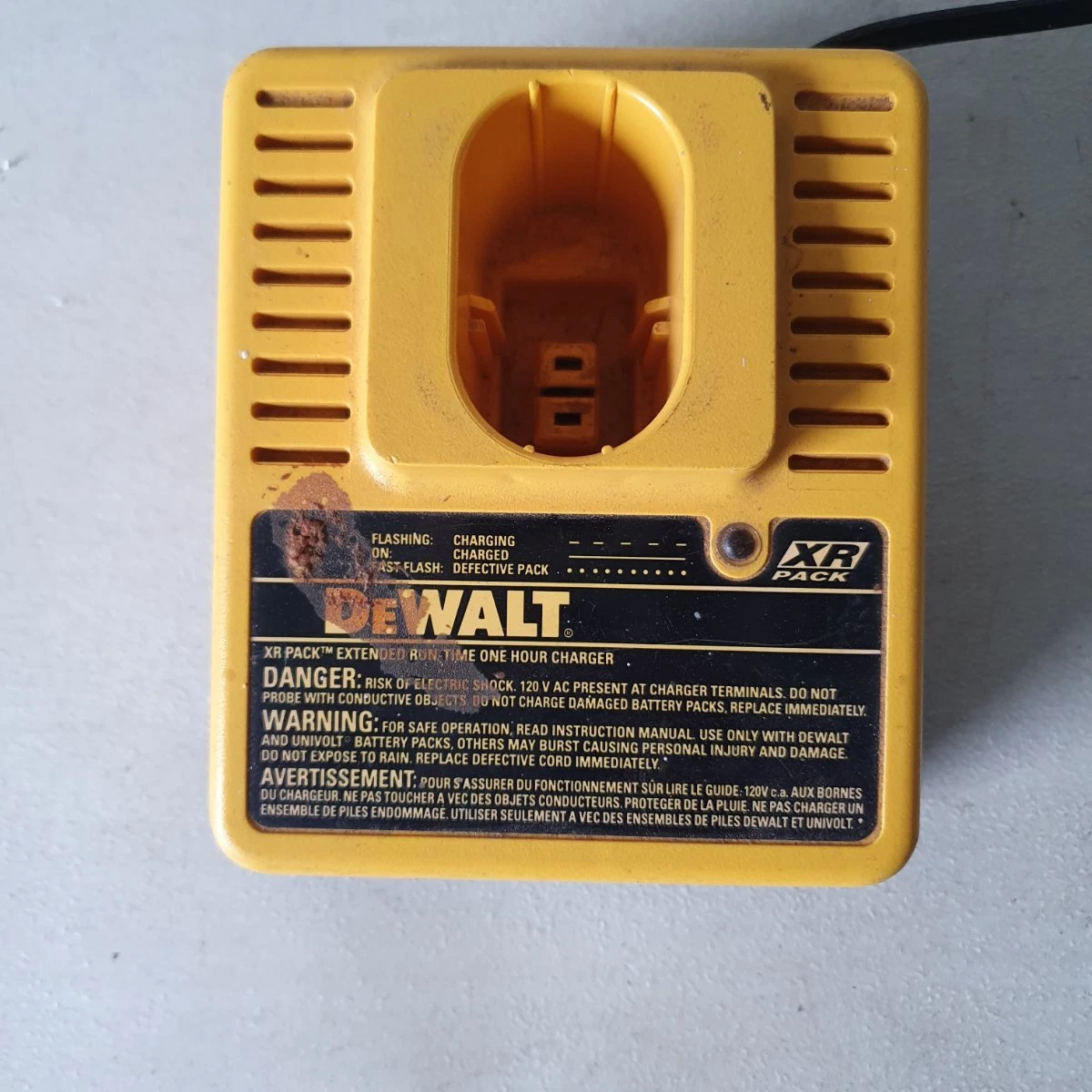 Dewalt nicad online battery charger