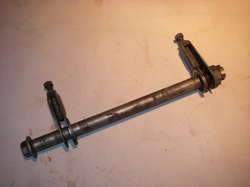 HINTERACHSE RADACHSE ACHSE HINTERRAD BOLZEN RADBOLZEN AXLE KAWASAKI GPZ 500