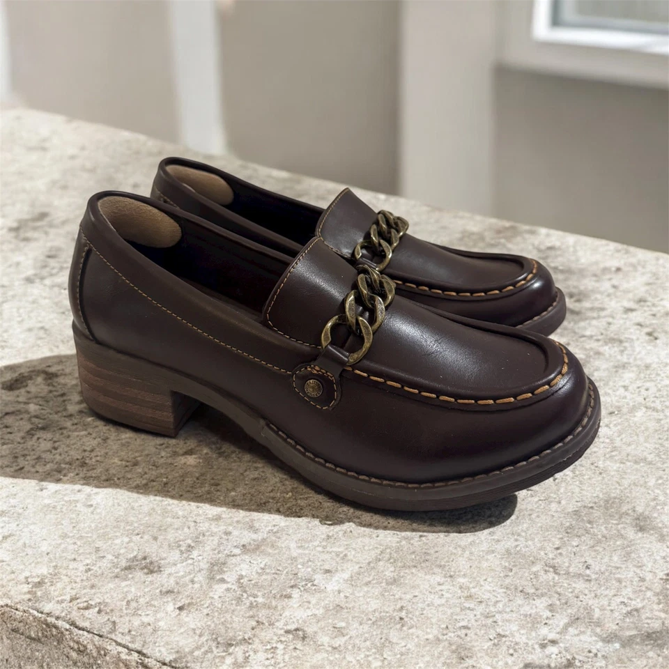 Mocasines Eastland para mujer de cuero marrón con detalle de cadena Foto 4 de 4