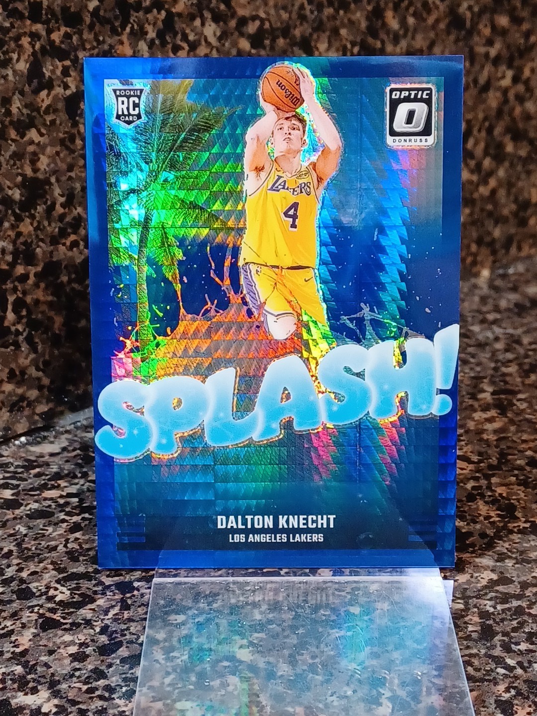 2024-25 donruss optic SPLASH! #12 Dalton Knecht Hyper Blue #/175 RC
