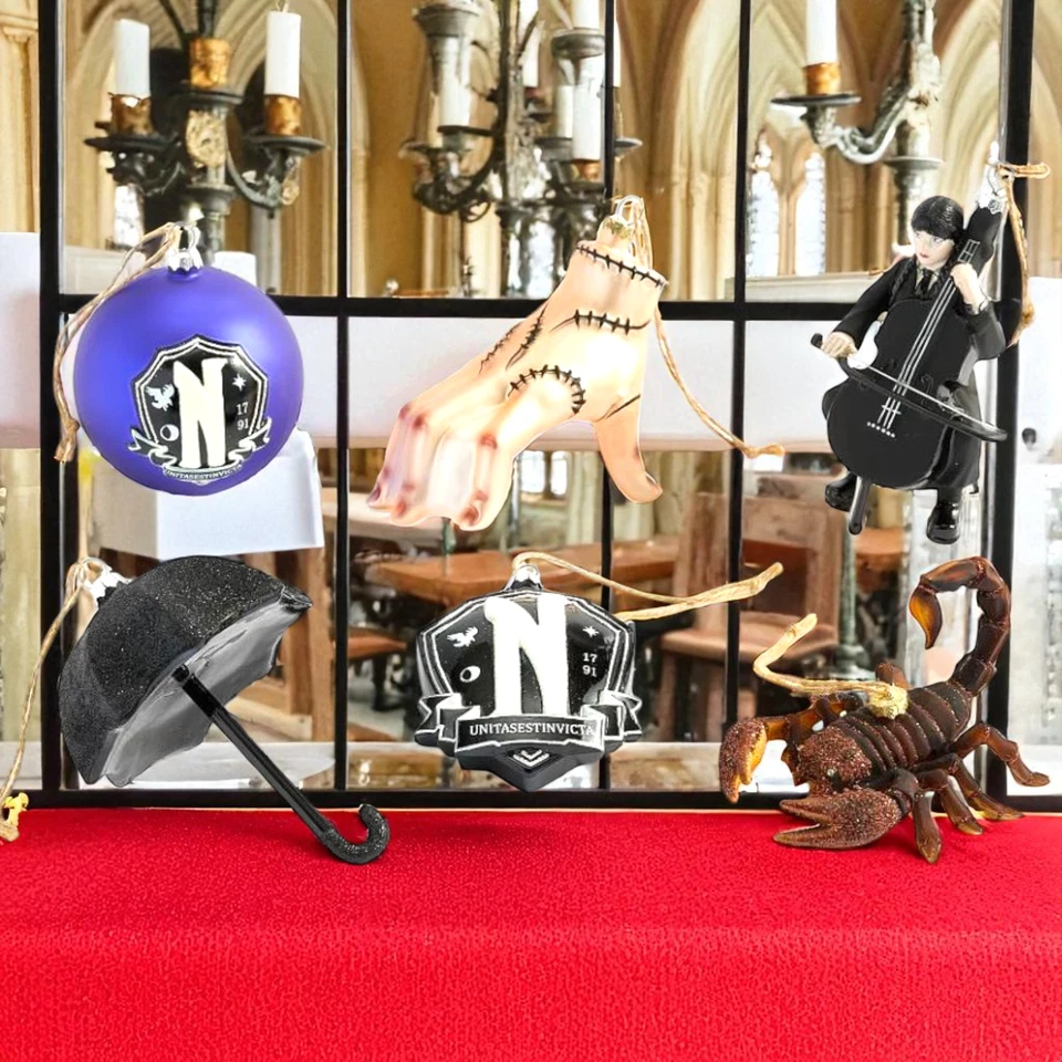 NUEVO Pottery Barn x Wednesday Addams Lote de 6 Adornos Navidad Decoración Halloween Foto 4 de 4