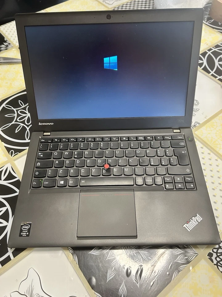 Lenovo ThinkPad X240 · i5-4300U · 8GB · 500GB, foto 1 di 5