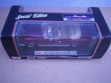 Maisto Mercedes 280 SE weinrot 1:18 in OVP