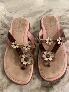 stride rite flip flops