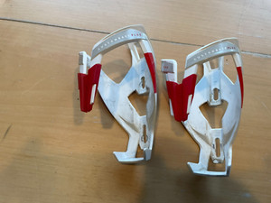 Elite Custom Race Plus Water Bottle Cages - White & Red - Pair