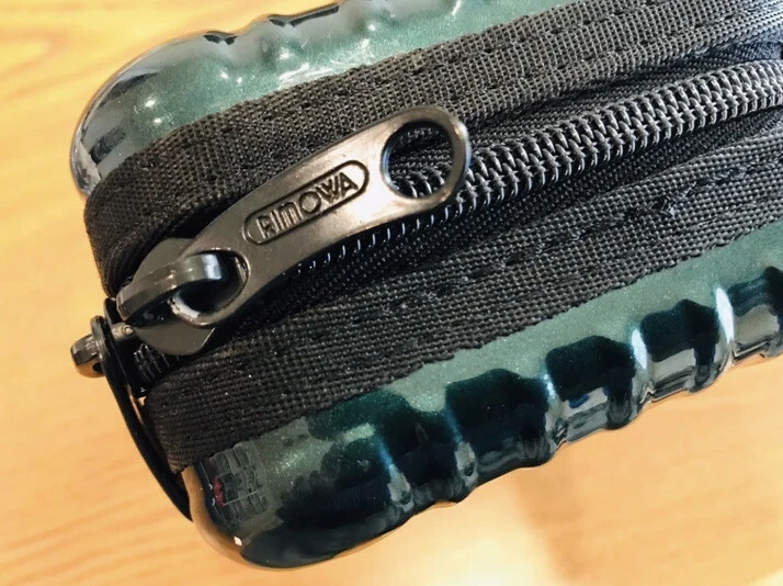 RARE Special Evergeen Edition Rimowa Eva Air Amenity kit - Image 3 of 3