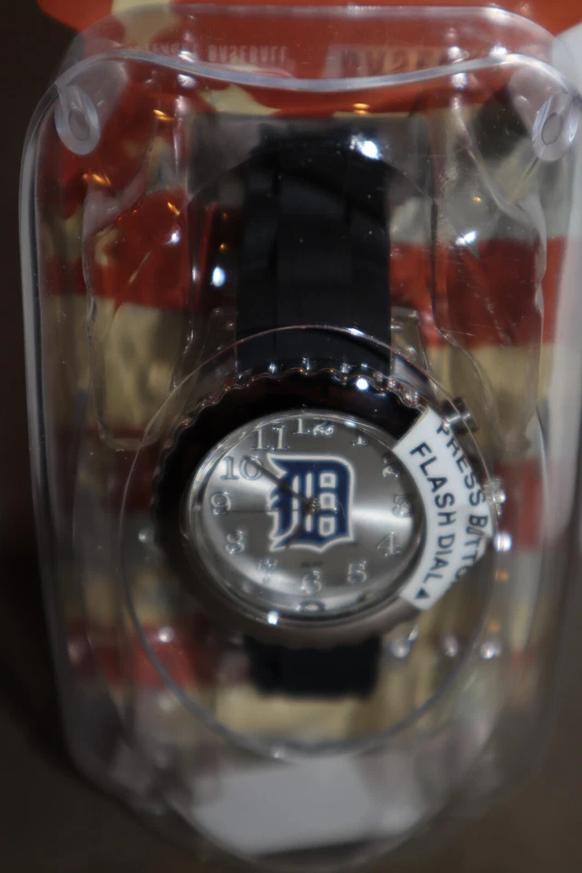 NEW - MLB Detroit Tigers Unisex Black Watch Game Time Adjustable Straps - Image 3 of 4