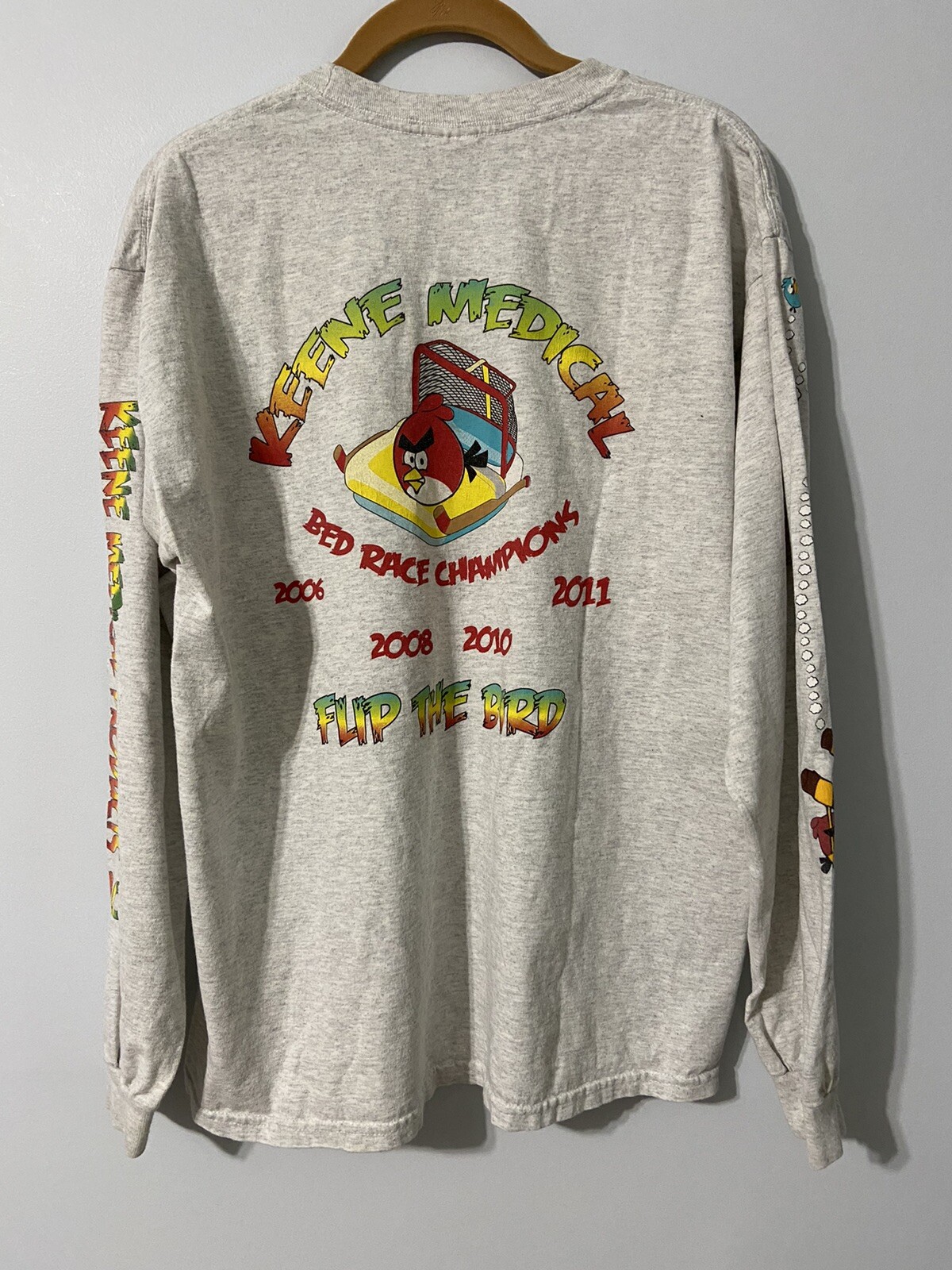 T shirt grafica manica lunga Angry Birds Keene Medical Products Bed race Champions