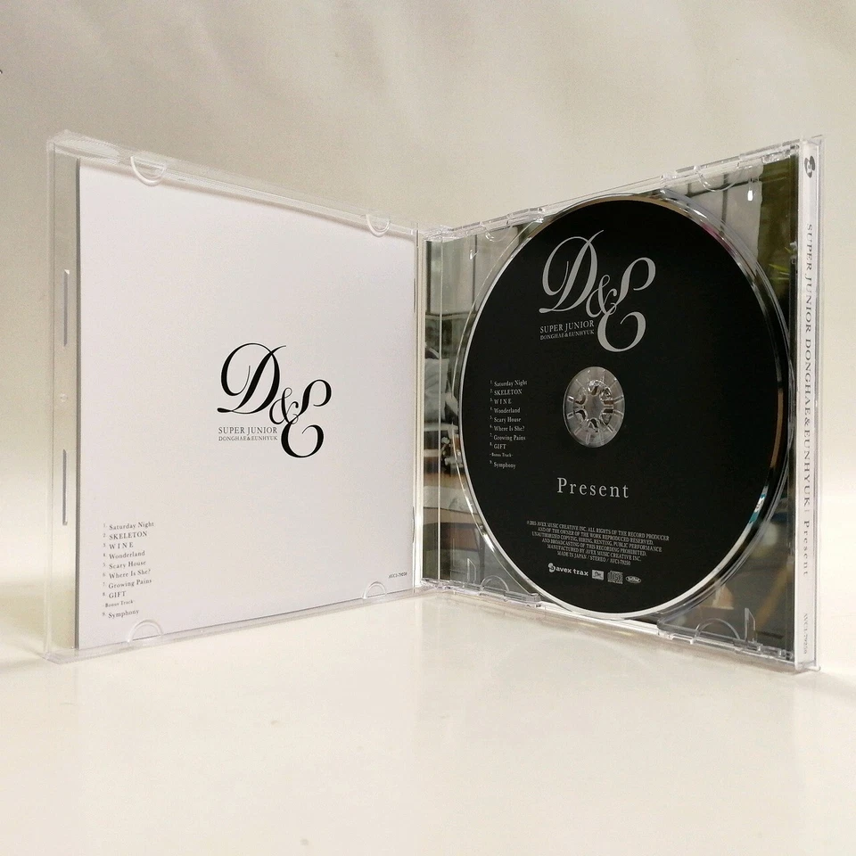 CD SUPER JUNIOR D&E Present Japan E.L.F Limited No Photocard Foto 3 de 3