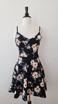 New Dress Size Small Black Floral Ruffles Coastal Brunch