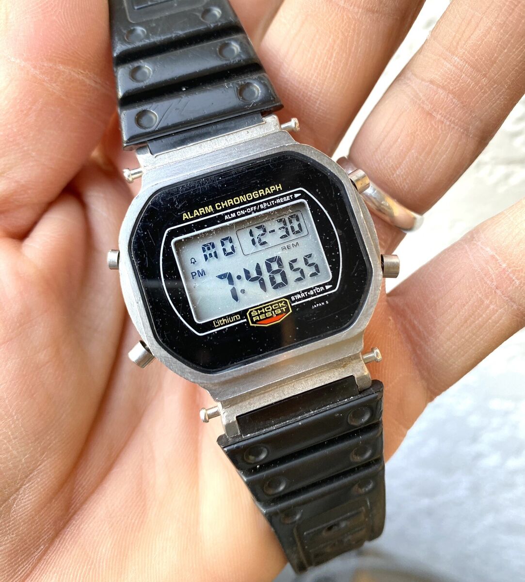 Casio DW-5700 module 901 G-Shock 200m Digital Watch Alarm Casio DW-5700 module 901 G-Shock 200m Digital Watch Alarm