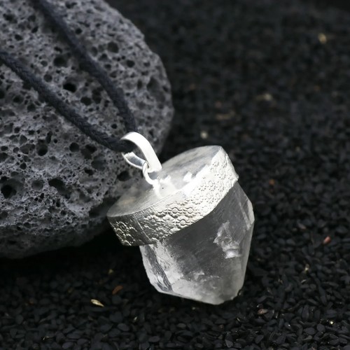 Colgante lápiz cuarzo transparente áspero natural curativo 24 g joyería de latón - Imagen 8 de 8