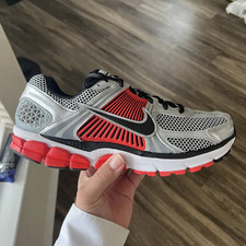 Nike Zoom Vomero 5 Men s Low Top Lace-Up Mesh...