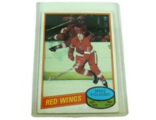 1980 OPC O-Pee-Chee Hockey Card #187 Mike Foligno Rookie Card with Top Loader. rookie card picture
