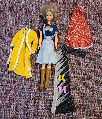 Mattel Barbie (1966) Doll Twist And Turn Clothes and Accessories