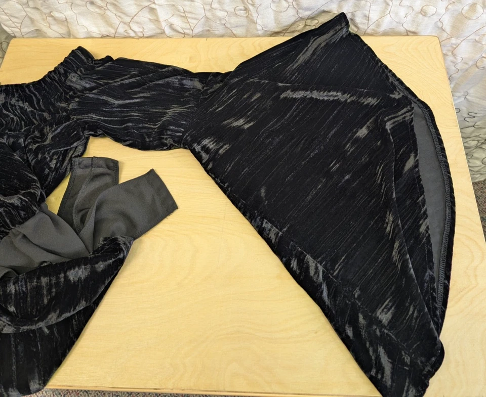 Velvet Off Shoulder Bell Sleeve Black Bodysuit Womens Sz M Whimsigoth Fairy Goth - Image 3 of 4