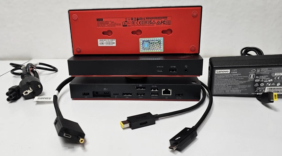 LENOVO ThinkPad Thunderbolt 4 Dock 40B0 mit USB-C 300 Watt Netzteil Universal