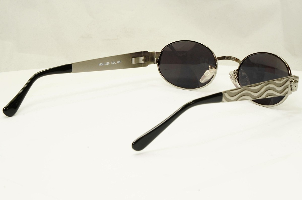 Gianni Versaceのサングラス MOD.X32 COL.029 Gianni Versace 1996 Vintage Silver Medusa Oval Metal Sunglasses
