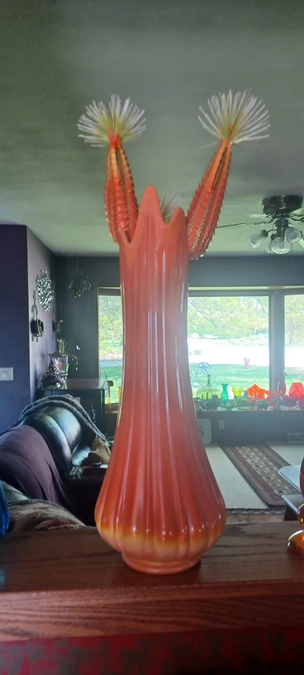 "Florero de piso oscilante columna acanalada agridulce vintage LE Smith 19"" MCM CON FLORES" Foto 3 de 4