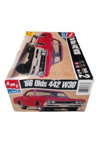 AMT '66 Oldsmobile 442 W30 2n1 Skill Level 2 1:25 Scale Model Car Kit OPEN BOX - Picture 13 of 24