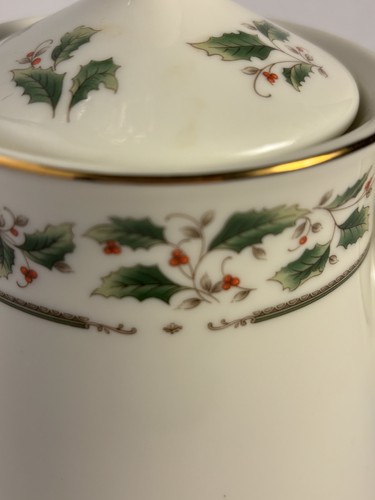 Olla con tapa de porcelana marfil dorada vintage ROYAL LIMITED Holly Holiday Christmas - Imagen 12 de 12