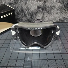 Oakley O Frame 2.0 Pro M Snow Goggles Matte White Dark Grey New Box Wear