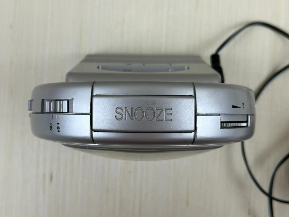 Reloj Despertador Analógico Alerta Sónica con Vibrador de Cama Sonic Boom LED FUNCIONANDO Foto 3 de 4