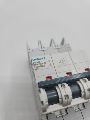 SIEMENS 3 Pole Circuit Breaker 5SJ4335-7HG42 35A 480/277VAC New Type NSJ - Picture 5 of 12
