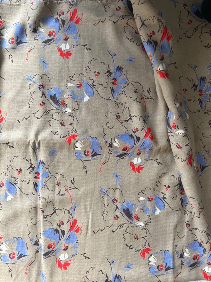 Remanente de tela de costura de viscosa con estampado floral abstracto 2 yardas Foto 3 de 4