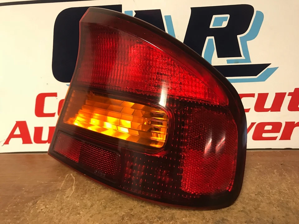 Luz trasera derecha/pasajero Subaru Legacy 2001 #19 OEM Foto 2 de 4