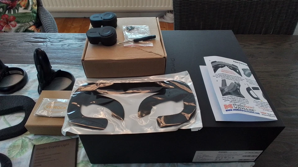 Pimax Crystal Light QLED VR Headset mit 2 Controllern und mehr - Bild 4 von 4