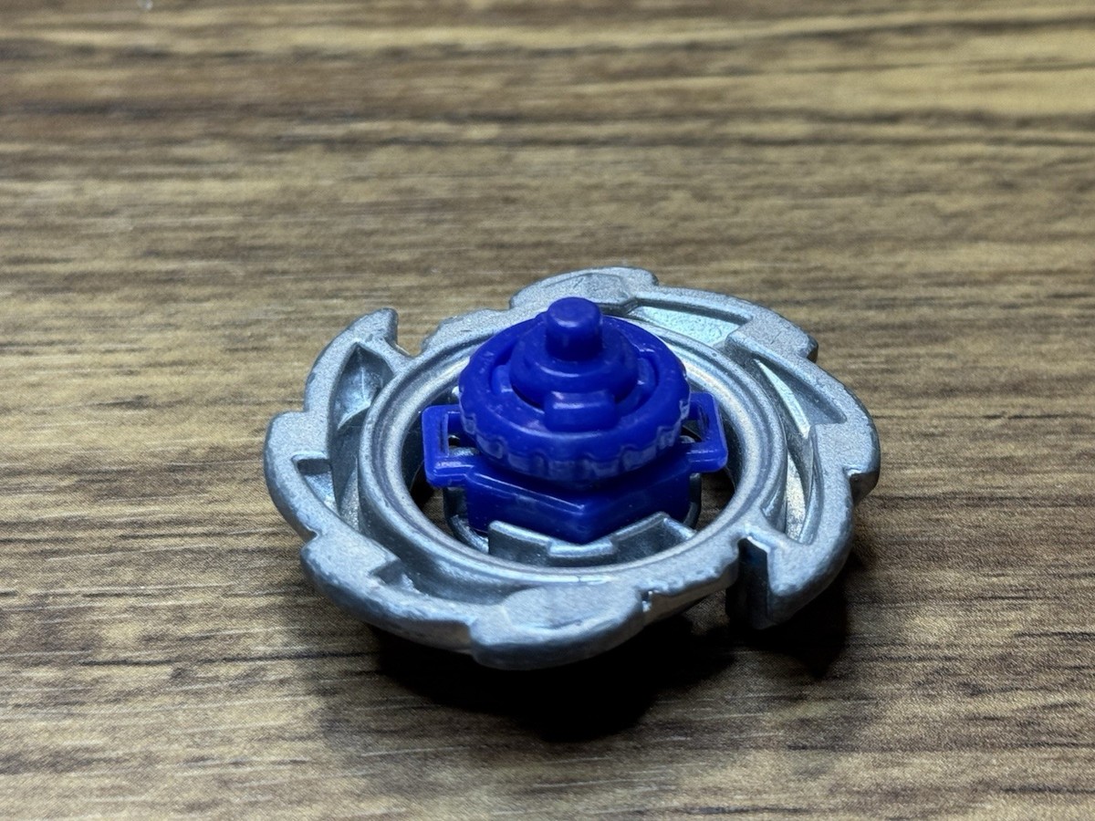 WOLF FORCE 2005 メダル Wolf 105F Beyblade Metal Fight Takara Tomy #B1 | eBay