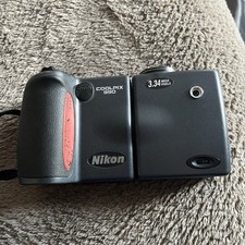 Nikon COOLPIX 990 Digital Camera - Camera Only - Working order - 3.34 Megapixel