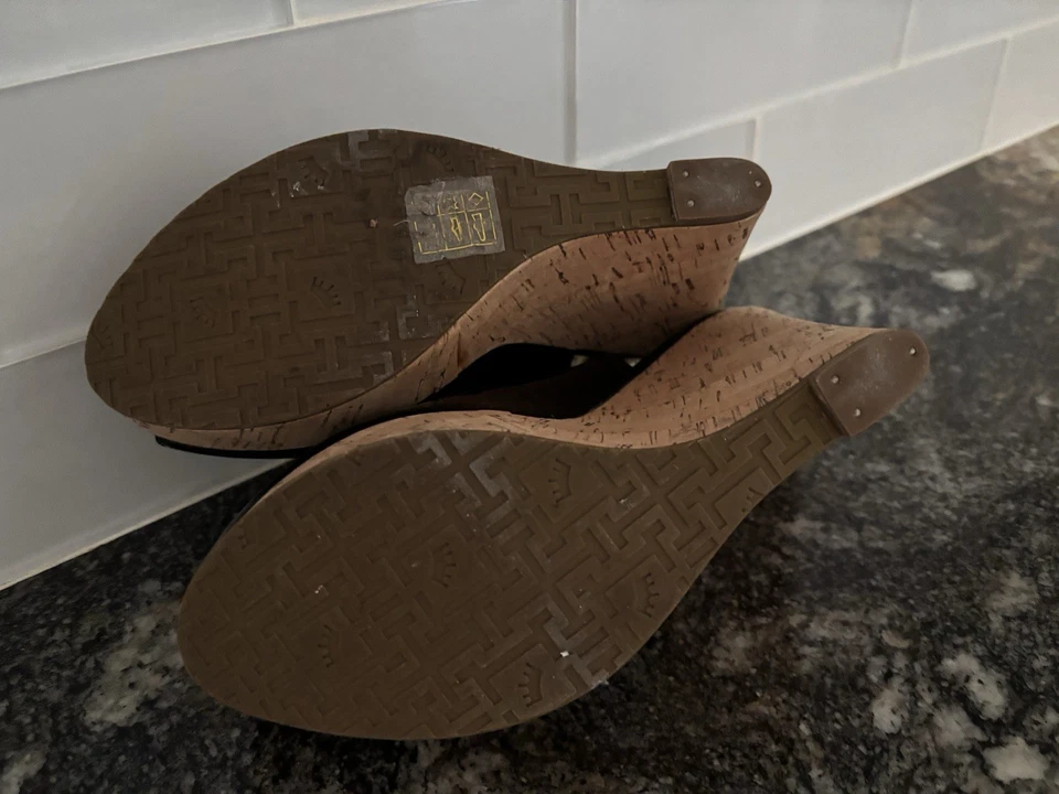 Sandalia de cuña Elaine Turner Naomi charol y corcho usada en excelente estado talla 7 EE. UU. Foto 3 de 4